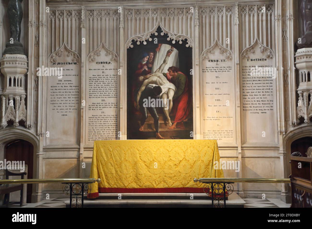 St Luke's Church Reredos dipinto dietro l'altare raffigura la deposizione di Cristo dalla croce di James Northcote (1746-1831) Sydney Street Chelse Foto Stock