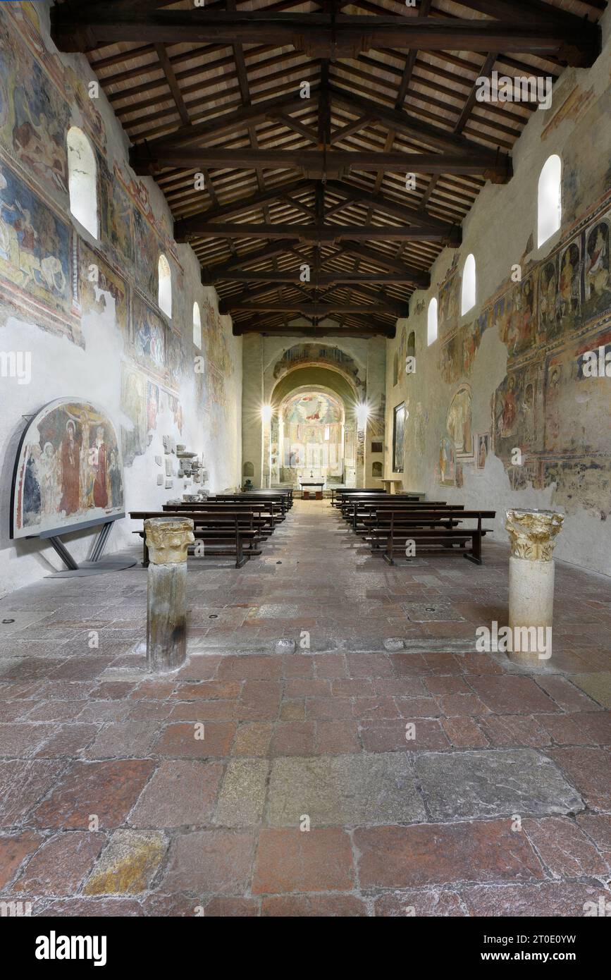 Ferentillo (Umbria - TR), abbazia di San Pietro in Valle. Interno della chiesa Foto Stock