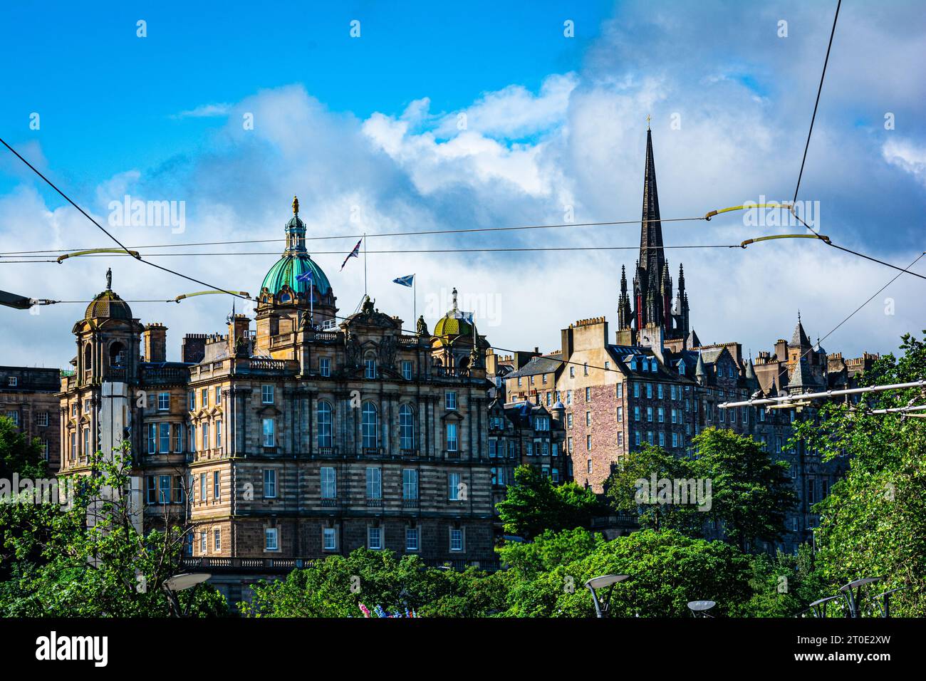 Vista dello skyline di Edimburgo da Princes Street, Edimburgo, Scozia, Regno Unito Foto Stock
