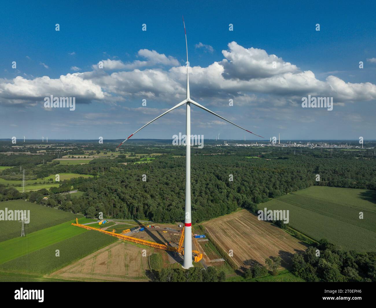 Dorsten, Renania settentrionale-Vestfalia, Germania - costruzione di una turbina eolica. Parco eolico grosse Heide. Foto Stock