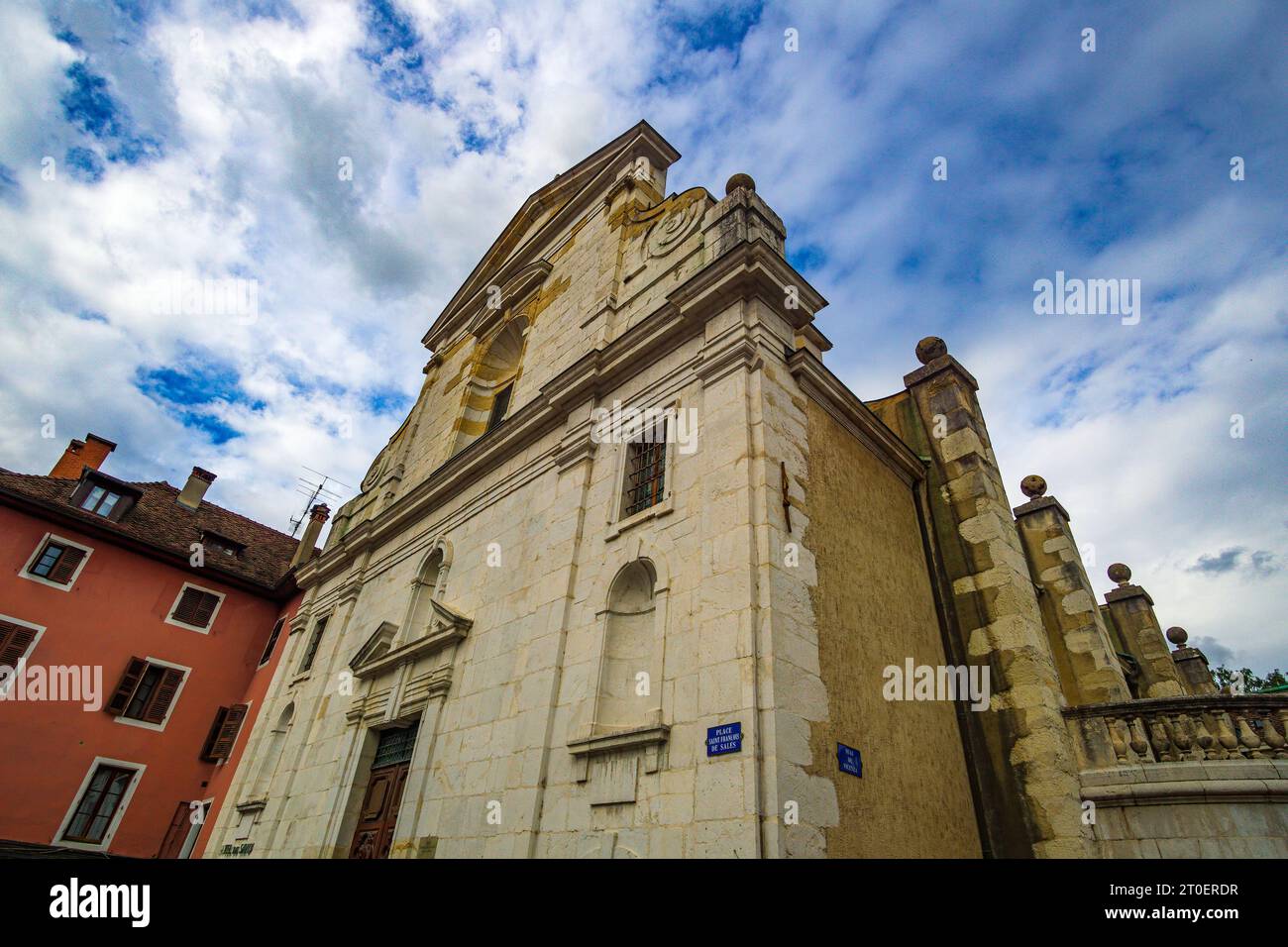 Annecy, Francia - 29 agosto 2023: La Chiesa di Saint-Francois, conosciuta come Chiesa degli Italiani, è una chiesa cattolica di Annecy in alta Savoia, i Foto Stock