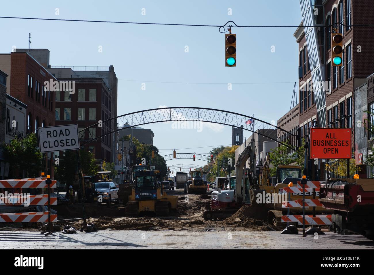 Saginaw Street di Flint, Michigan, in costruzione per la sostituzione dei mattoni Foto Stock