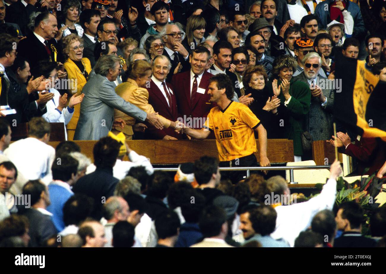 Il 1988 Sherpa Van Finale Trofeo a Wembley 29 maggio 1988 Wolverhampton Wanderers celebrare dopo aver battuto Burnley 2-0 Foto Stock