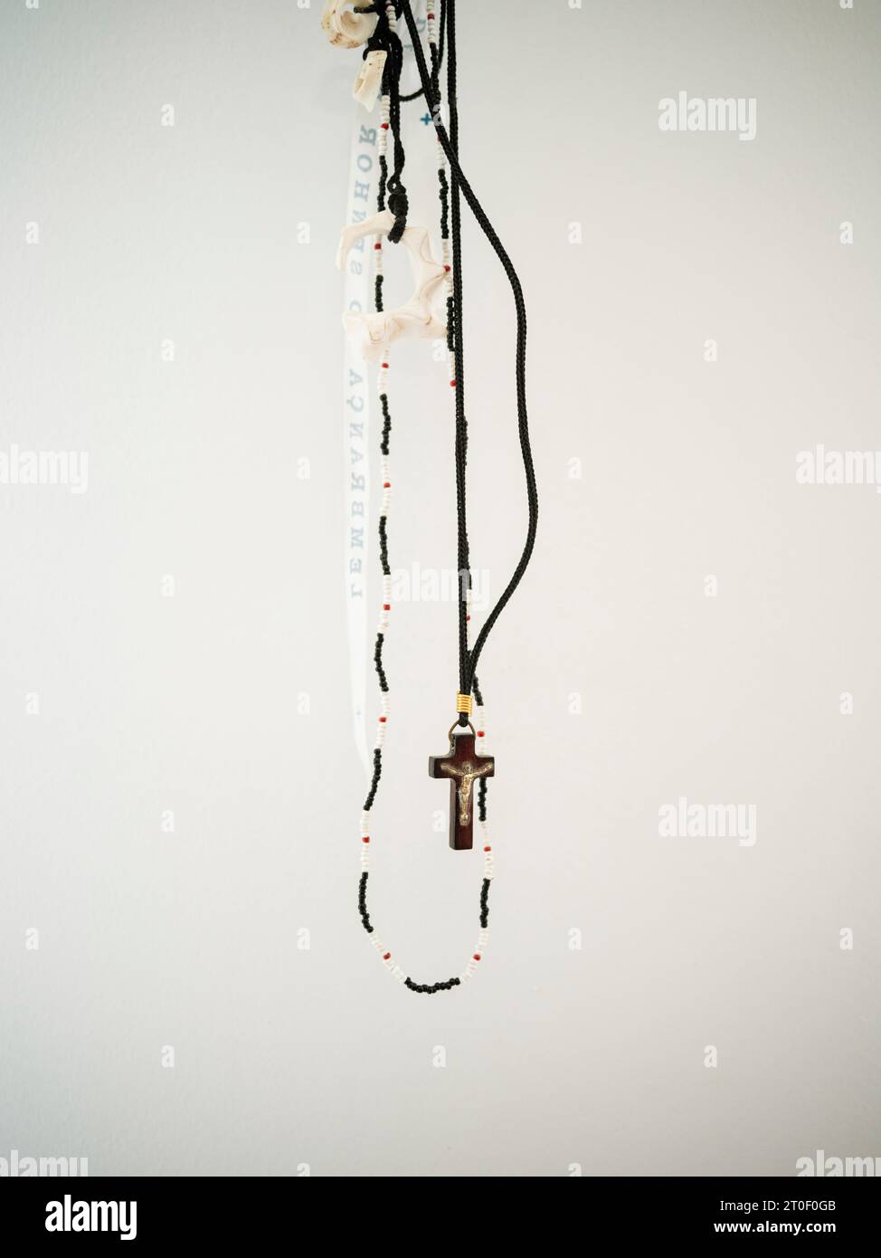 Collana con crocifisso Foto Stock