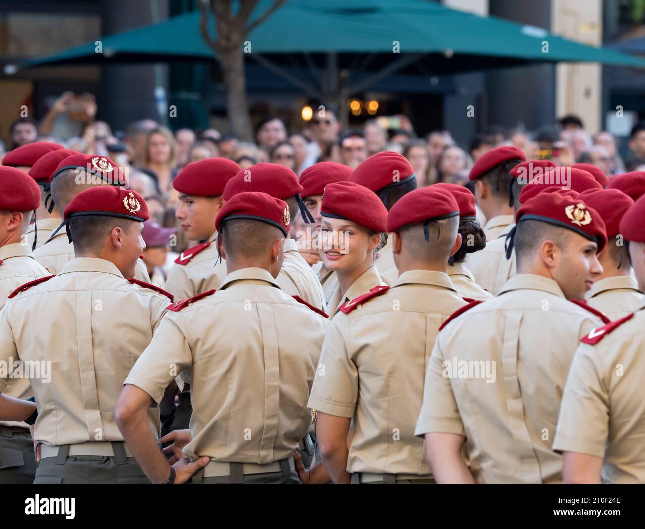 Saragozza, Spagna. 6 ottobre 2023. La principessa Leonor ha reso omaggio alla Vergine di Pilar di Saragozza insieme ai suoi colleghi di promozione militare nella basilica della capitale aragonese Juan Antonio Perez/Alamy Live News Foto Stock