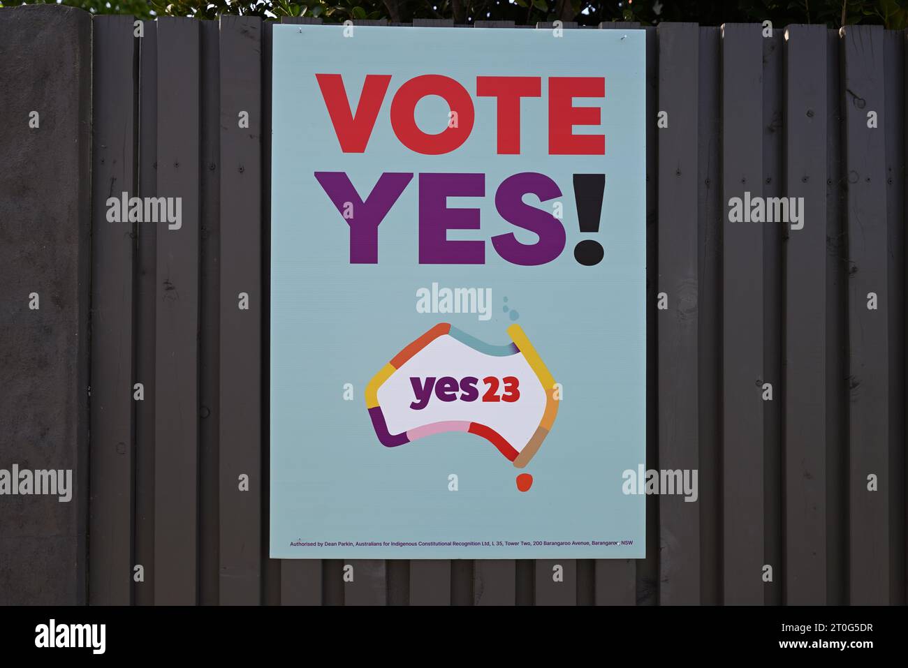 Segno di sì del voto azzurro, da Yes23, parte della campagna per il riconoscimento costituzionale delle popolazioni indigene e una voce al parlamento Foto Stock