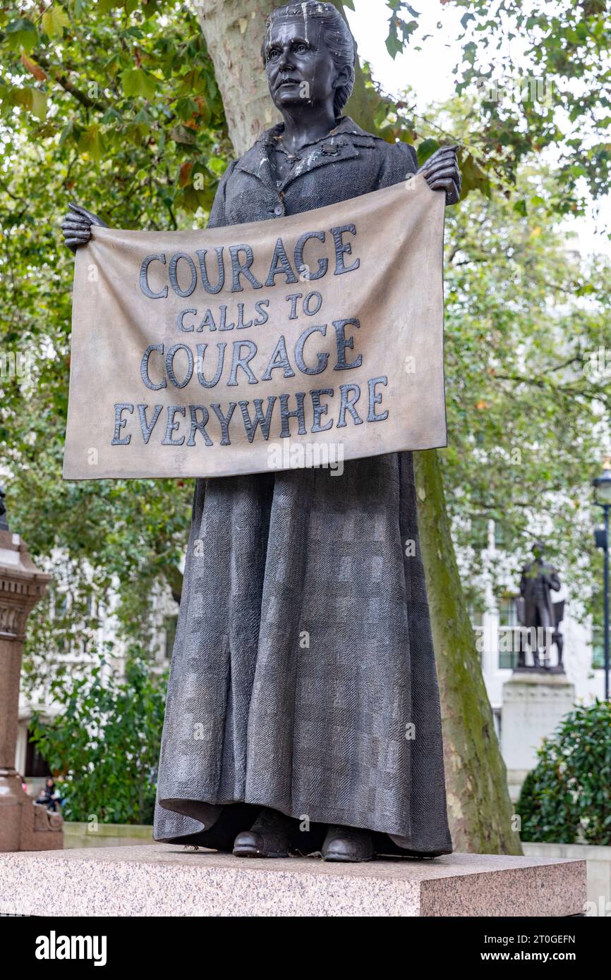 Statua di Dame Millicent Garrett Fawcett in Parliament Square Westminster Londra, attivista per il suffragio femminile, attivista e politica, Inghilterra, Regno Unito Foto Stock