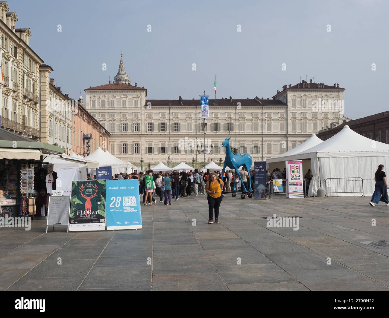 TORINO, ITALIA - 06 OTTOBRE 2023: Giornata mondiale della salute mentale in piazza Castello Foto Stock