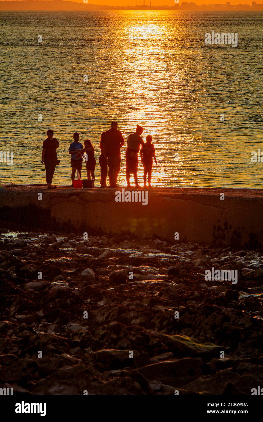 La striatura di luce del sole che attraversano il canale Foto Stock