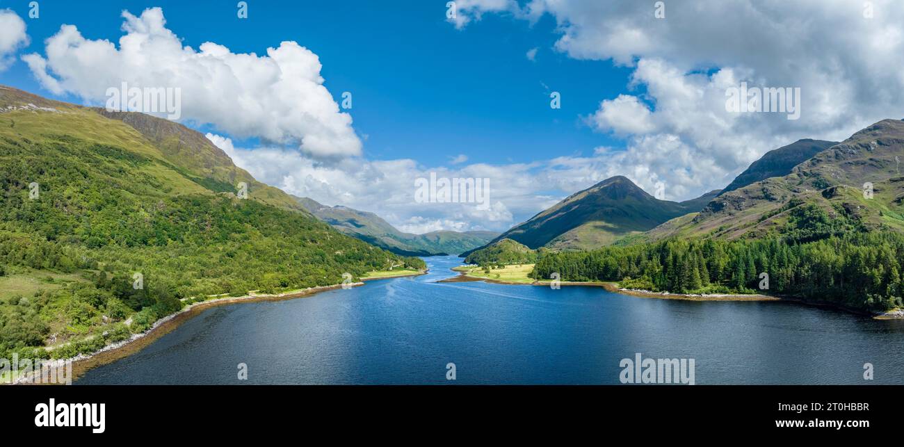 Panorama aereo della parte orientale delle acque dolci di loch loch Leven, Lochaber, Highlands, Scozia, Regno Unito Foto Stock