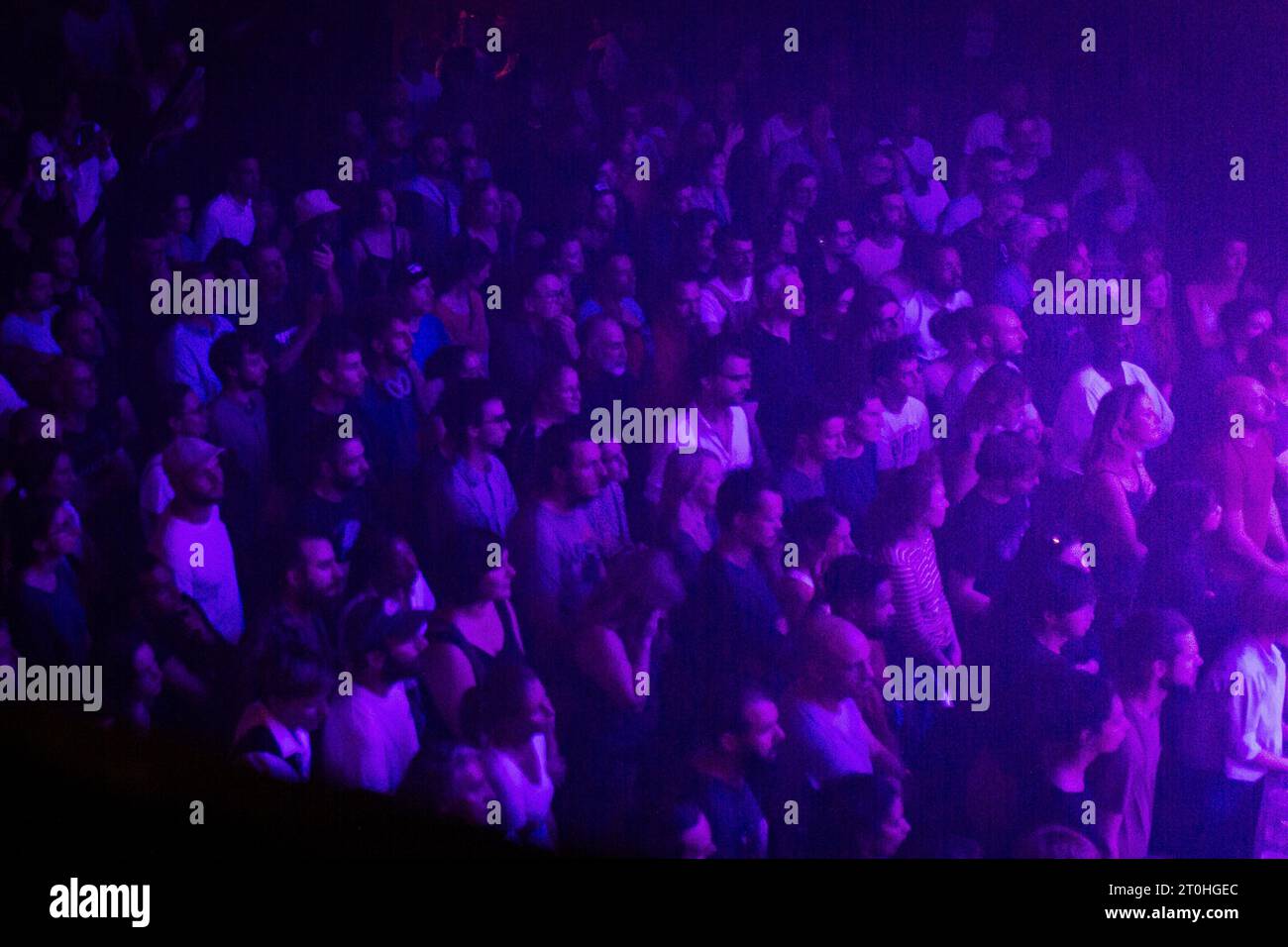 Parigi, Francia. 6 ottobre 2023. La gente partecipa al concerto dei Mammal Hands a Parigi. La band jazz britannica di Norwich Mammal Hands si esibì al Café de la Danse a Parigi, in Francia. Credito: SOPA Images Limited/Alamy Live News Foto Stock