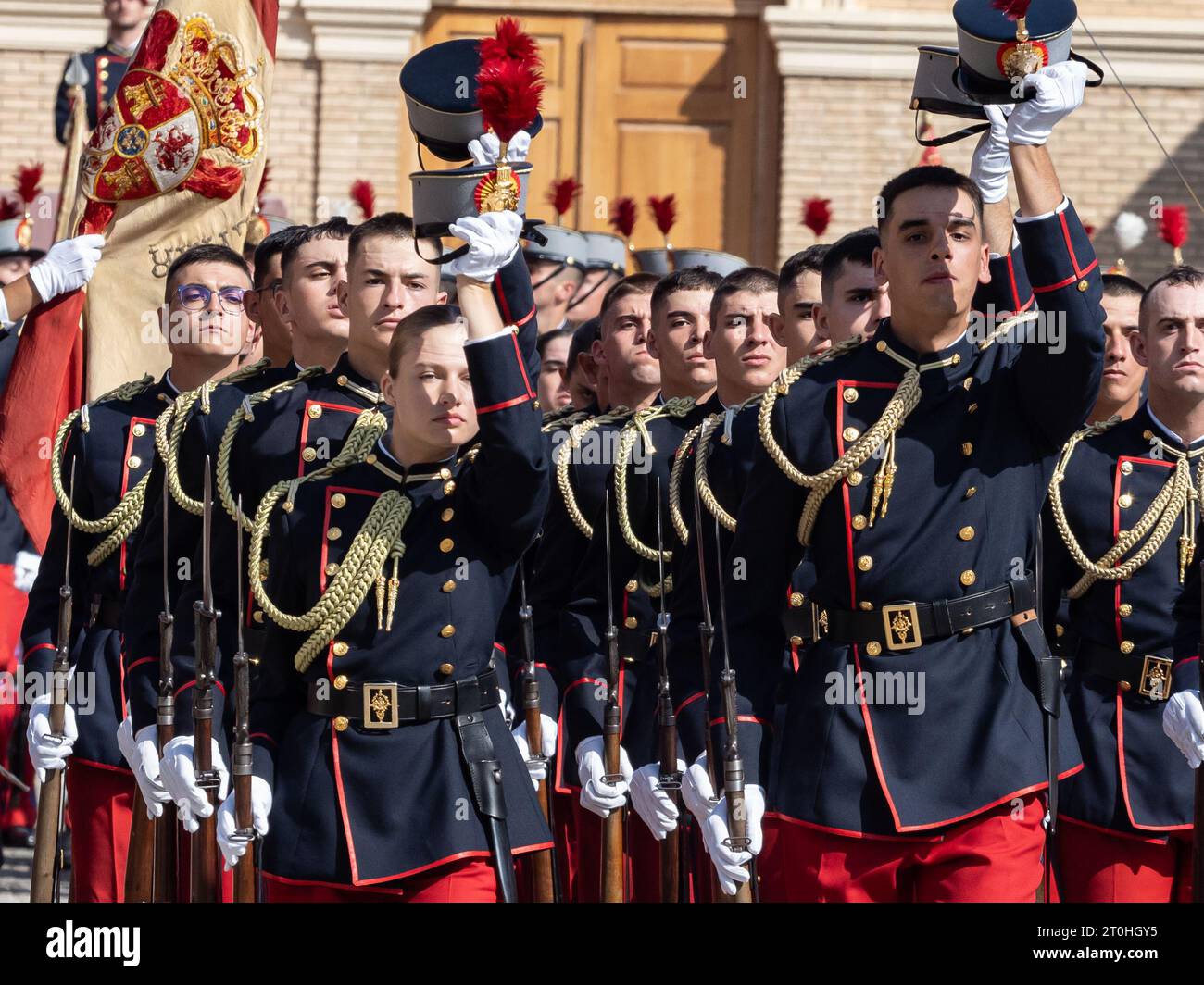 Saragozza, Spagna. 7 ottobre 2023. La principessa Leonor giura la bandiera presso l'Accademia militare generale di Saragozza, dove ha iniziato i suoi studi militari e, per diversi anni, completerà la sua formazione militare. L'evento è stato presieduto dai re di Spagna Felipe de Borbón e Letizia Ortiz. Juan Antonio Perez/Alamy Live News Foto Stock