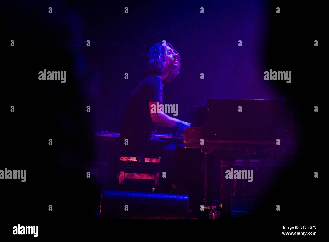 Parigi, Francia. 6 ottobre 2023. Nick Smart, il pianista della band Mammal Hands, si esibisce durante l'evento. La band jazz britannica di Norwich Mammal Hands si esibì al Café de la Danse a Parigi, in Francia. (Foto di Telmo Pinto/SOPA Images/Sipa USA) credito: SIPA USA/Alamy Live News Foto Stock