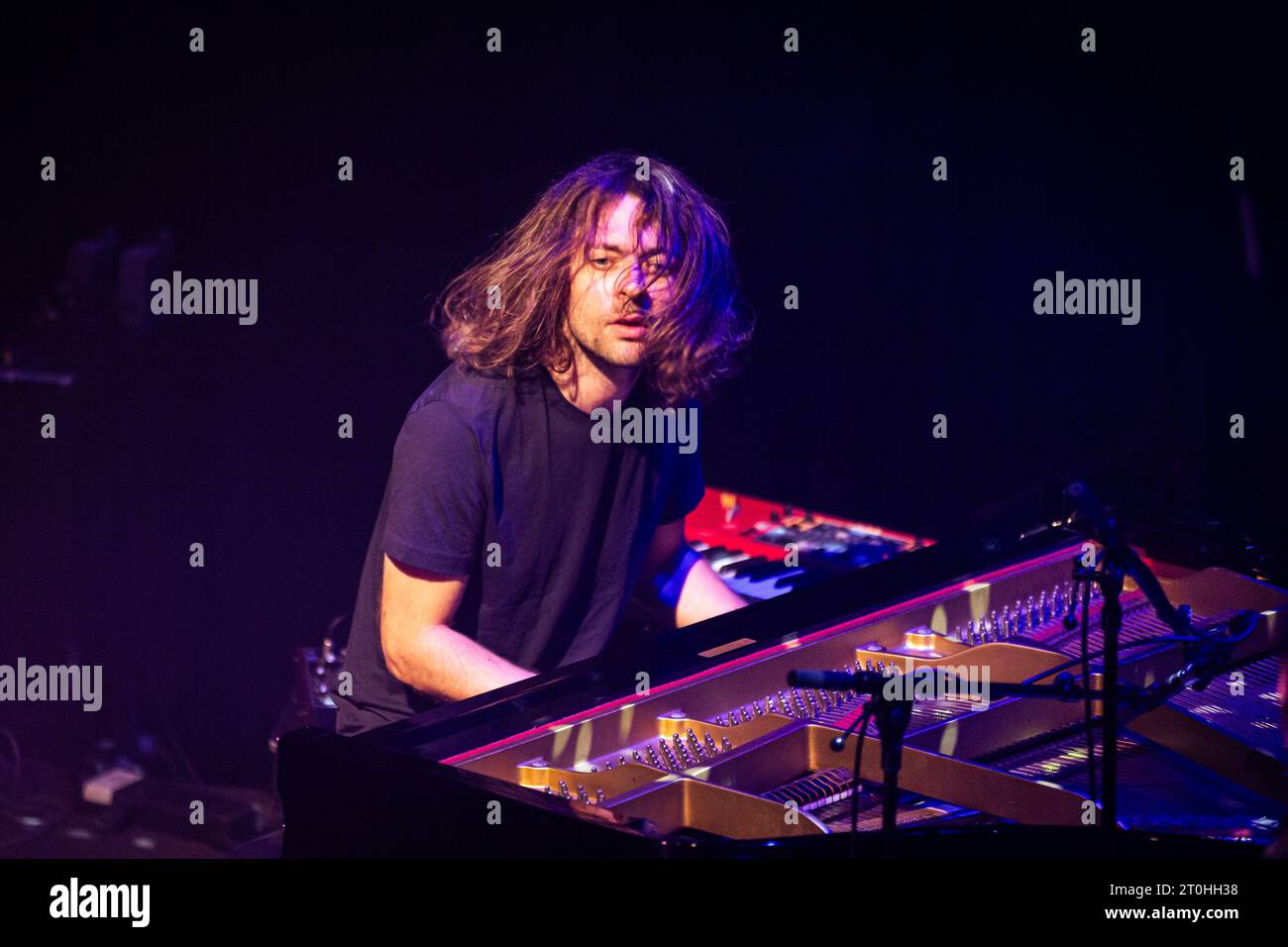 Parigi, Francia. 6 ottobre 2023. Nick Smart, il pianista della band Mammal Hands, si esibisce durante l'evento. La band jazz britannica di Norwich Mammal Hands si esibì al Café de la Danse a Parigi, in Francia. (Foto di Telmo Pinto/SOPA Images/Sipa USA) credito: SIPA USA/Alamy Live News Foto Stock