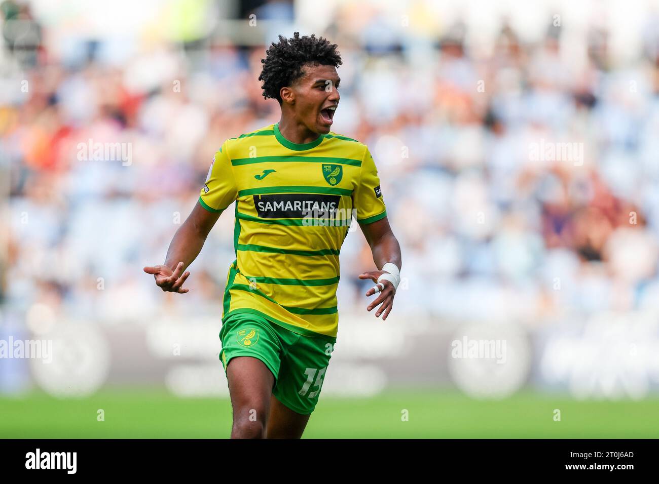 Coventry, Regno Unito. 7 ottobre 2023. Il Coventry's Liam Kitching in azione durante l'EFL Sky Bet Championship match tra Coventry City e Norwich City alla Coventry Building Society Arena, Coventry, Inghilterra, il 7 ottobre 2023. Foto di Stuart Leggett. Solo per uso editoriale, licenza necessaria per uso commerciale. Nessun utilizzo in scommesse, giochi o pubblicazioni di un singolo club/campionato/giocatore. Credito: UK Sports Pics Ltd/Alamy Live News Foto Stock