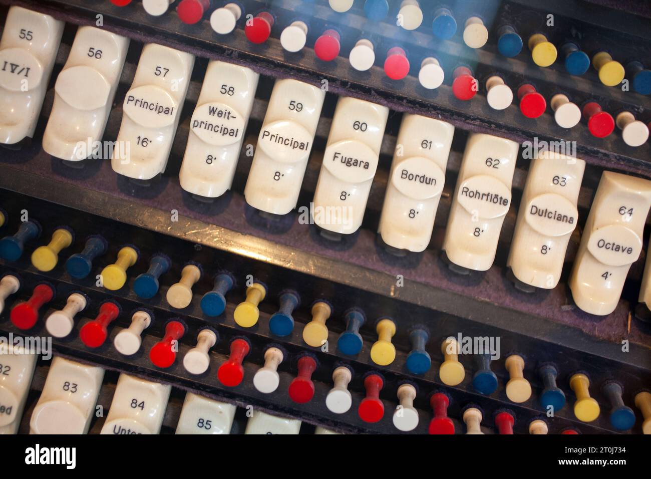 Dettaglio della tastiera della console di un organo a canne ad azione elettrica di E. F. Walcker & CIE, op. 2150, 1927, Organ Museum Borgentreich, distretto di Höxter, no, no Foto Stock