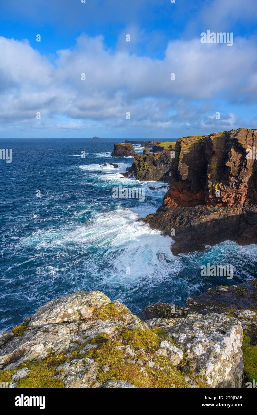 Le scogliere di Eshaness, North Mainland, Shetland, Scozia, Regno Unito Foto Stock