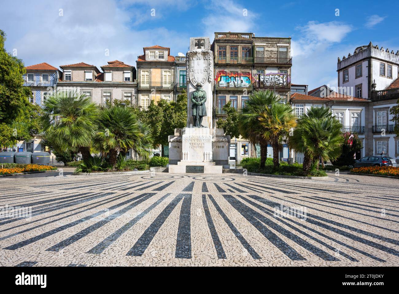 Piazza Carlos Alberto e Monumento ai morti della grande Guerra, Porto Foto Stock