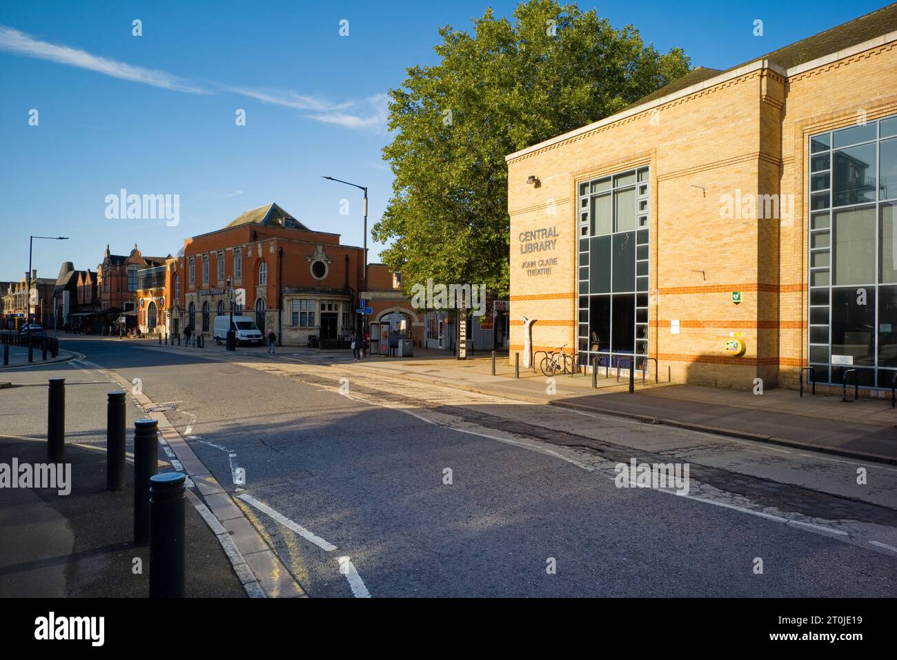 Guardando Broadway a Peterborough Foto Stock