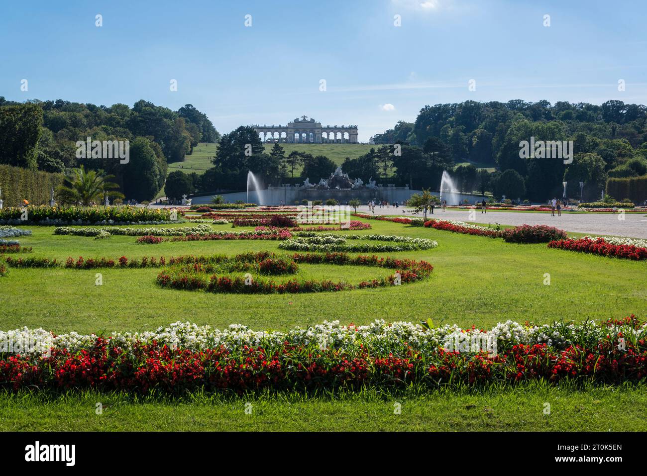 Giardini di Schönbrunn, giardini barocchi del XVIII secolo, Vienna, Austria Foto Stock