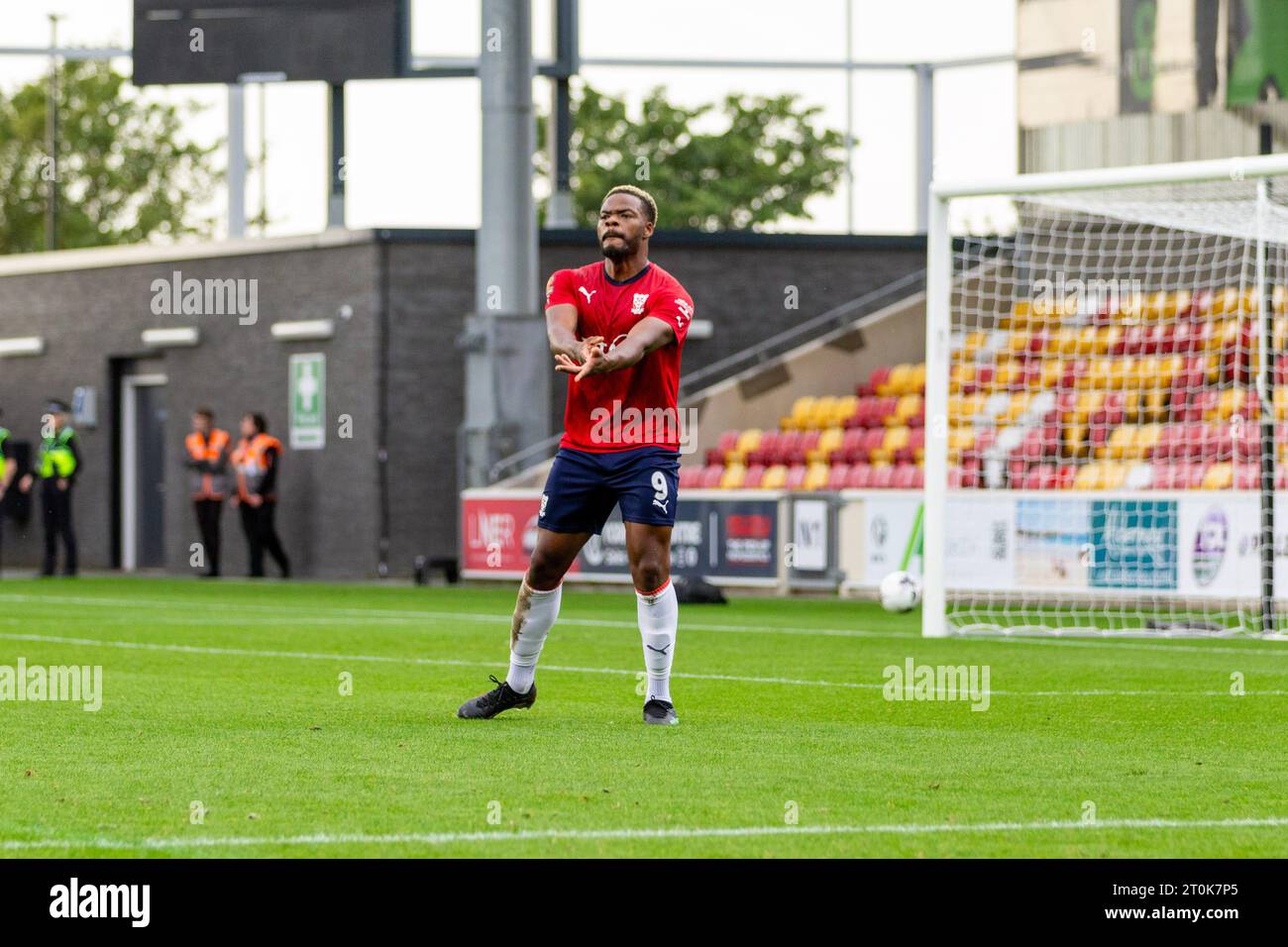 York, Regno Unito, 7 ottobre 2023, Dipo Akinyemi ha segnato il primo gol, Credit Aaron Badkin Credit: Aaron Badkin/Alamy Live News Foto Stock