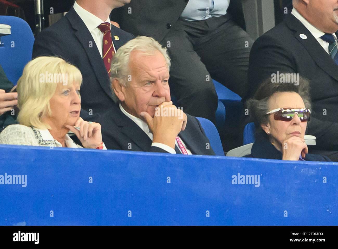 Parigi, Francia. 7 ottobre 2023. Il presidente del mondo di rugby Bill Beamount Princess Anne partecipa alla partita di Coppa del mondo di rugby Francia 2023 tra Irlanda e Scozia allo Stade de France il 7 ottobre 2023 a Parigi, in Francia. Foto di Laurent Zabulon/ABACAPRESS.COM Credit: Abaca Press/Alamy Live News Foto Stock