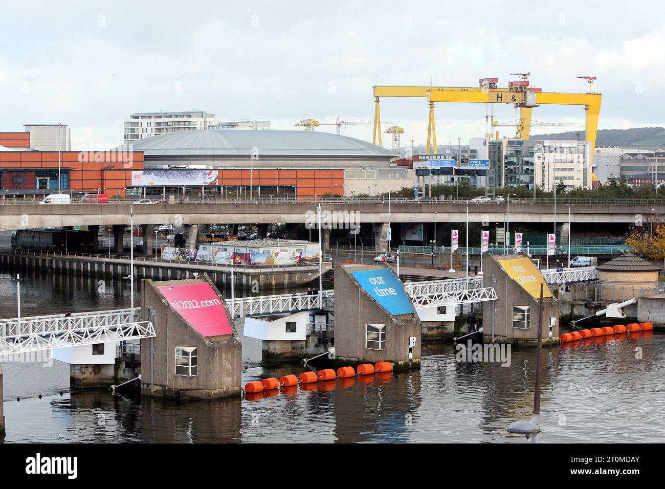 Foto del fascicolo datata 05/11/12 del Lagan Weir and Shipyard di Belfast. Belfast sta "cominciando a riavere il suo vecchio carattere", con l'intenzione di riaprire un ingresso storico nel centro della città. SugarHouse Entry, che corre parallela a Bridge Street tra High Street e Waring Street, ha legami con uno dei periodi più radicali della storia della capitale. Risale al 1600, prendendo il nome da una vicina raffineria di zucchero, ma è meglio conosciuto per i collegamenti con la Society of United Irishmen, un gruppo guidato da Wolfe Tone ispirato dalla rivoluzione francese, che voleva rovesciare il dominio britannico. Data di emissione: Domenica ottobre Foto Stock