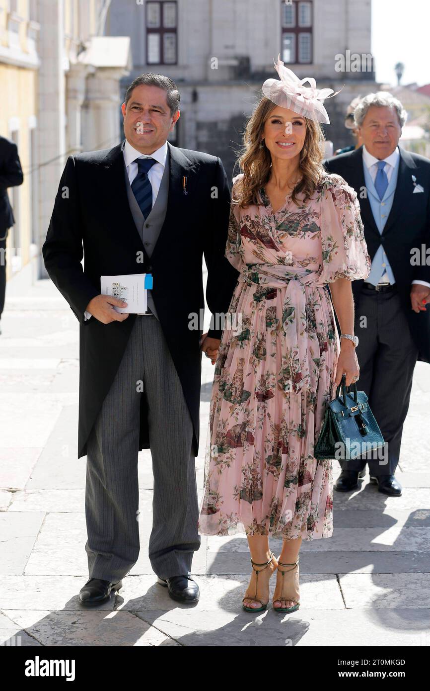 Mafra Portogallo, Portogallo Portogallo. 7 ottobre 2023. Casamento Real - Maria Francisca e Duarte Principessa Maria Francisca de Braganza e Duarte de Sousa Araujo Martins partono al Basílica Palacio de Mafra, il 7 ottobre 2023, Credit: CORDON PRESS/Alamy Live News Foto Stock