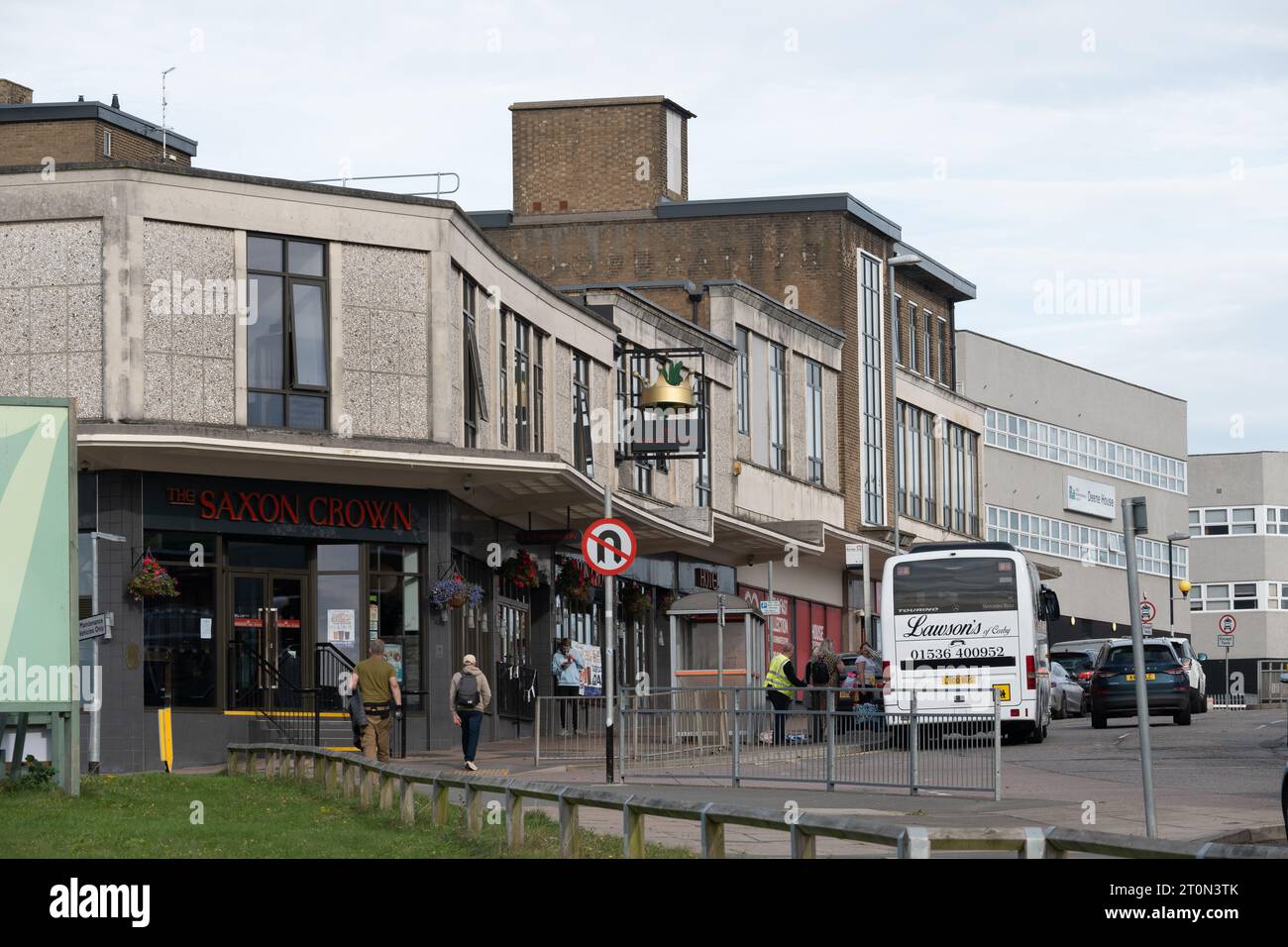 Negozi a Elizabeth Street, Corby, Northamptonshire, Inghilterra, Regno Unito Foto Stock