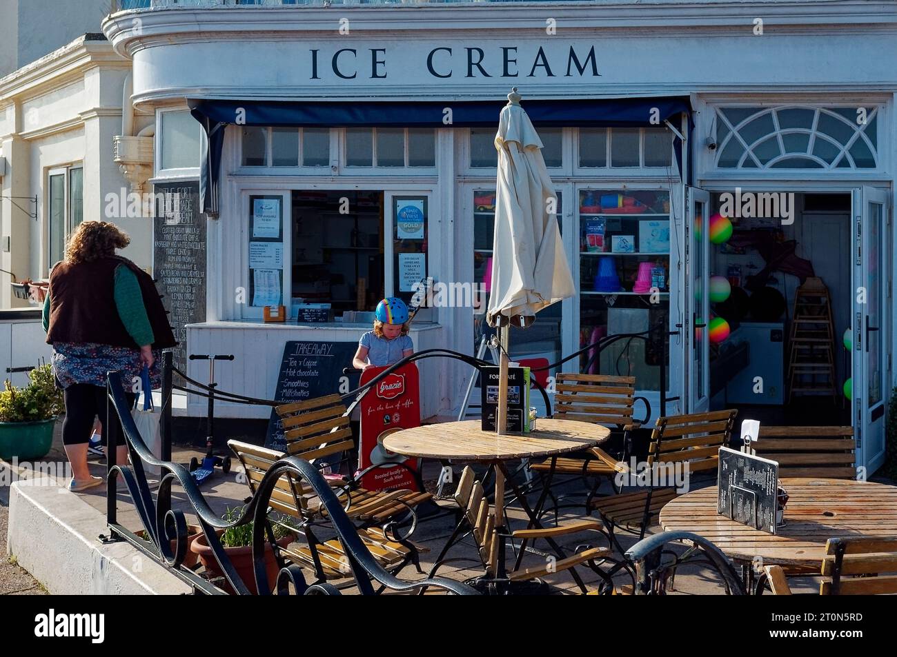 Gelateria di fronte al mare a Sidmouth Devon, Inghilterra Foto Stock