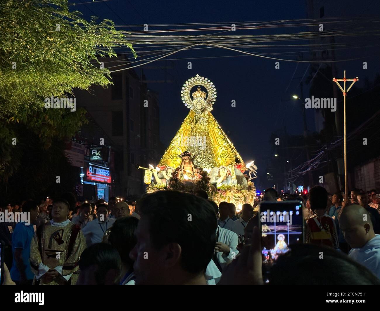 Quezon City, Filippine. 8 settembre 2023. Migliaia di devoti cattolici parteciparono all'annuale processione la Naval de Manila a Quezon City, nelle Filippine. (Immagine di credito: © Sherbien Dacalanio/Alamy Live News) Foto Stock Quezon City, Filippine. 8 settembre 2023. Migliaia di devoti cattolici parteciparono all'annuale processione la Naval de Manila a Quezon City, nelle Filippine. (Immagine di credito: © Sherbien Dacalanio/Alamy Live News) Foto Stock