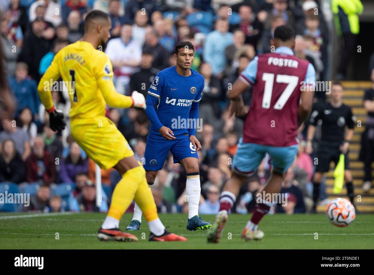 Thiago Silva del Chelsea assiste alla Sánchez partita di Premier League tra Burnley e Chelsea al Turf Moor di Burnley, Burnley, sabato 7 ottobre 2023. (Foto: Pat Scaasi | mi News) crediti: MI News & Sport /Alamy Live News Foto Stock