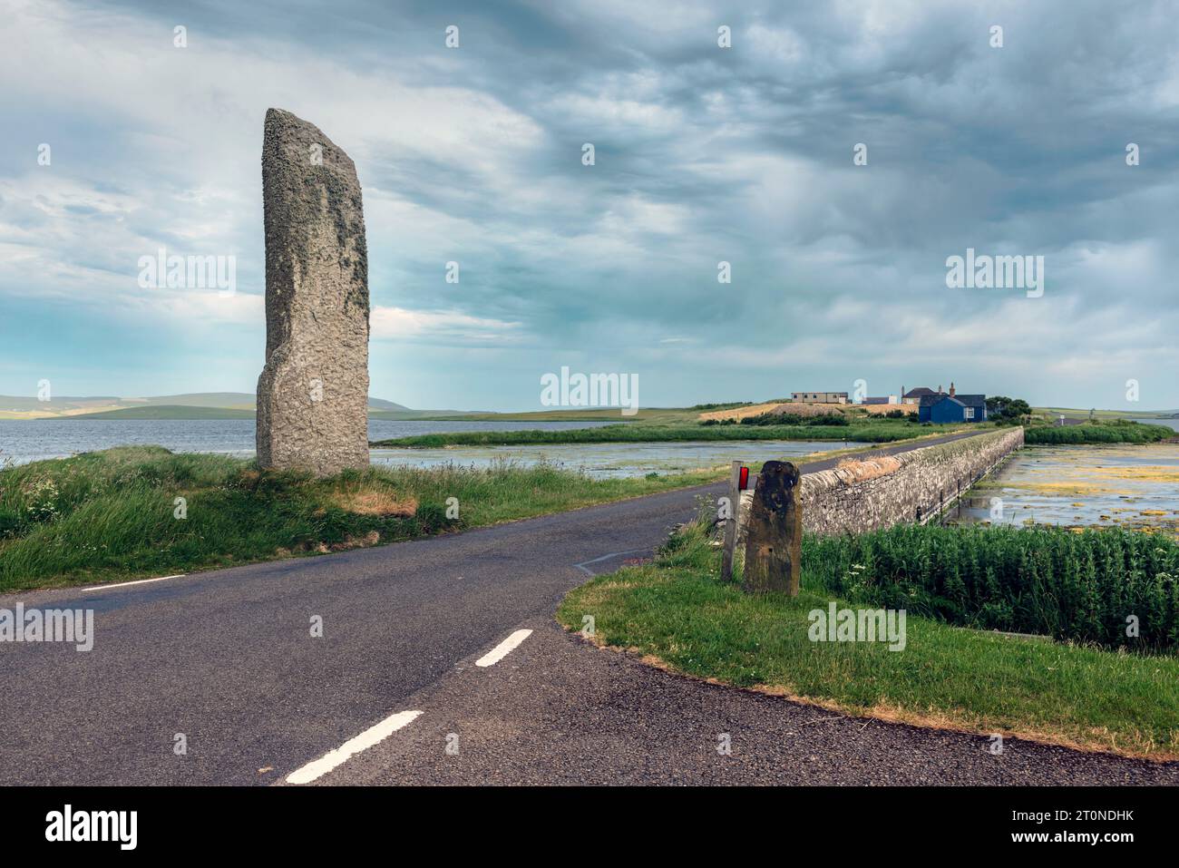 Le pietre di Stenness sono i resti di un grande cerchio di pietre su un antico sito cerimoniale nelle Orcadi, in Scozia. Foto Stock