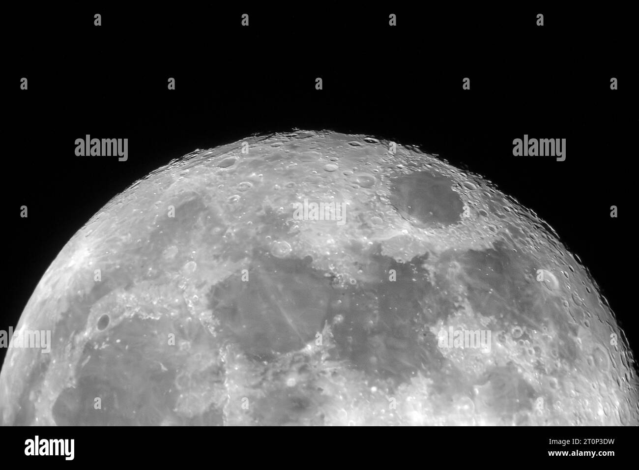 Un dettagliato primo piano super-tele-Photo di Wolf Moon di gennaio 2018. Foto Stock