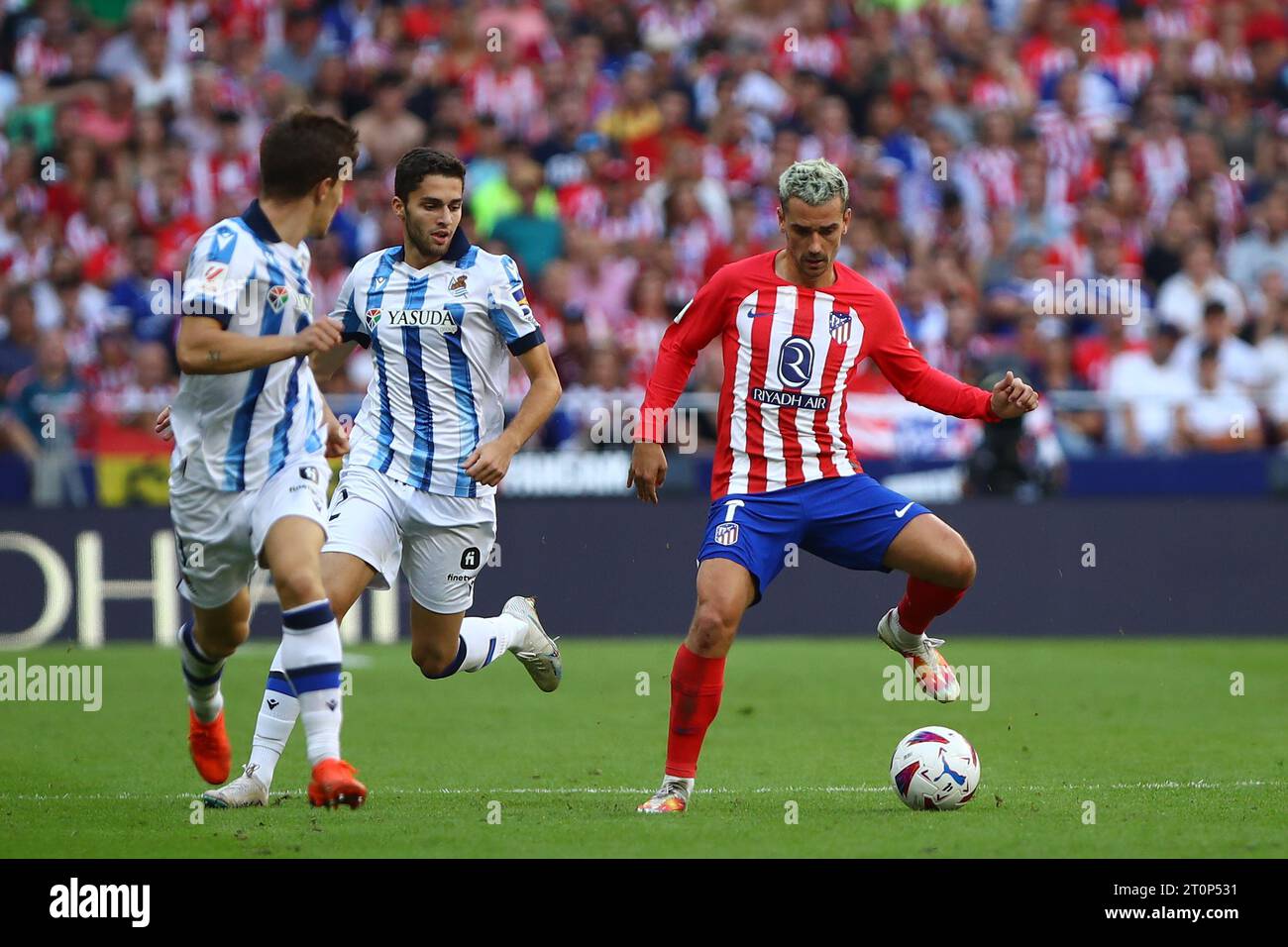 Madrid, Spagna. 8 ottobre 2023. Atletico Griezmann in azione durante la Liga EA Sports Match Day 9 tra Atletico de Madrid e Real Sociedad allo Stadio Civitas Metropolitano di Madrid, Spagna, l'8 ottobre 2023. Crediti: Edward F. Peters/Alamy Live News Foto Stock