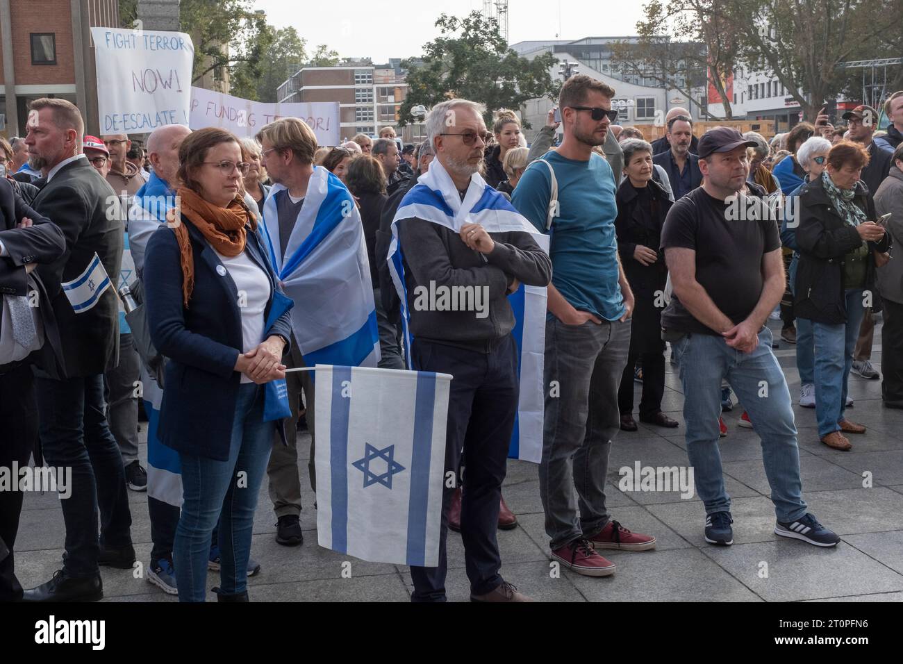 Evento di solidarietà per Israele dopo l'attacco di Hamas a Roncaliplatz a Colonia Foto Stock