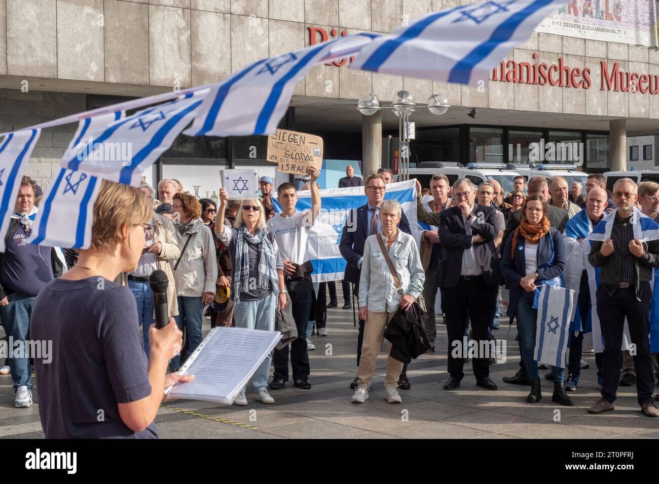 Evento di solidarietà per Israele dopo l'attacco di Hamas a Roncaliplatz a Colonia Foto Stock