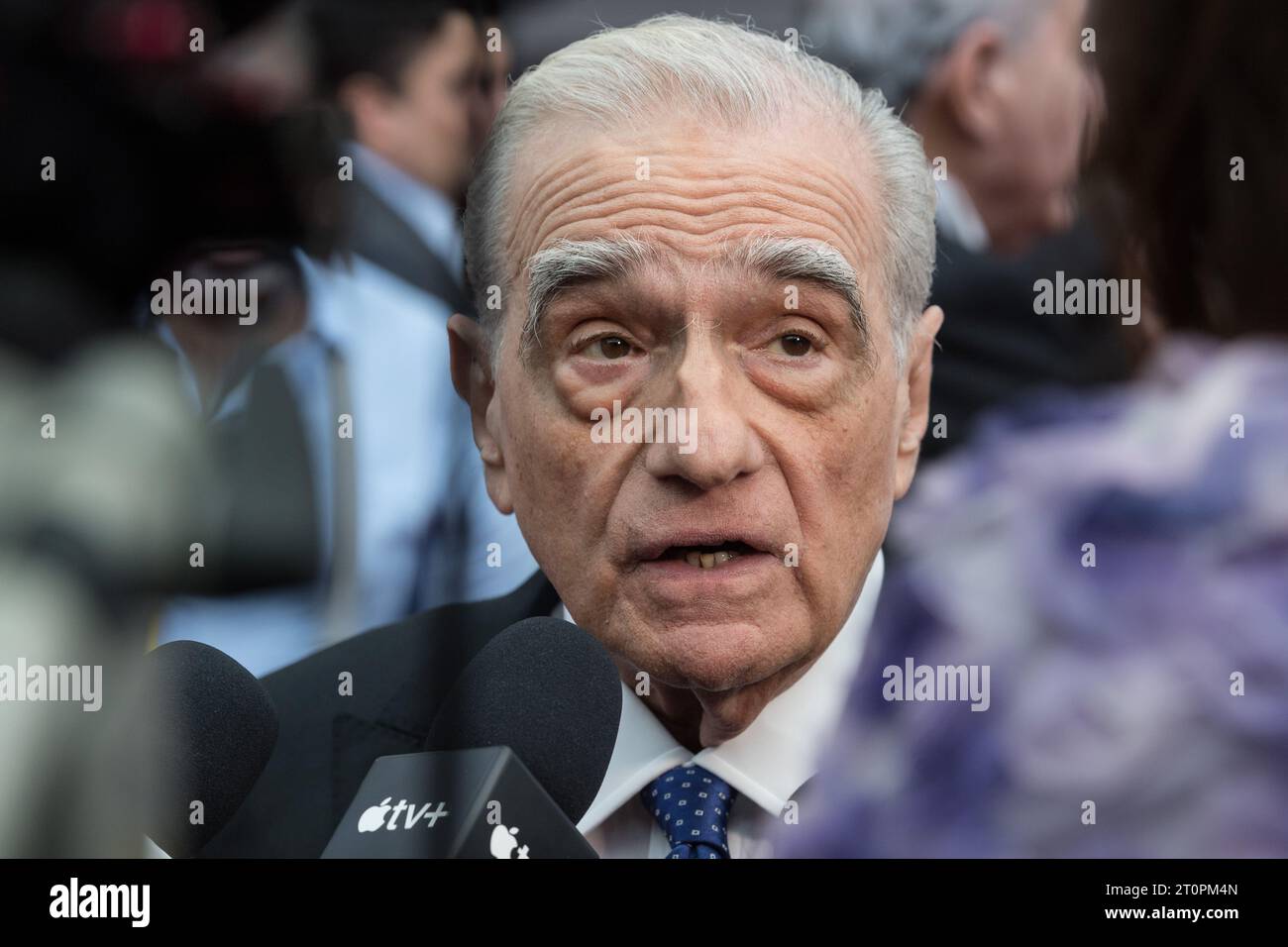 Londra, Regno Unito. 7 ottobre 2023. LONDRA, REGNO UNITO - 7 OTTOBRE 2023: Il regista Martin Scorsese parla ai media mentre partecipa al Red carpet per il gala principale di "Killers of the Flower Moon" durante il 67° BFI London Film Festival alla Royal Festival Hall di Londra, Regno Unito il 7 ottobre 2023. (Foto di Wiktor Szymanowicz/NurPhoto) credito: NurPhoto SRL/Alamy Live News Foto Stock