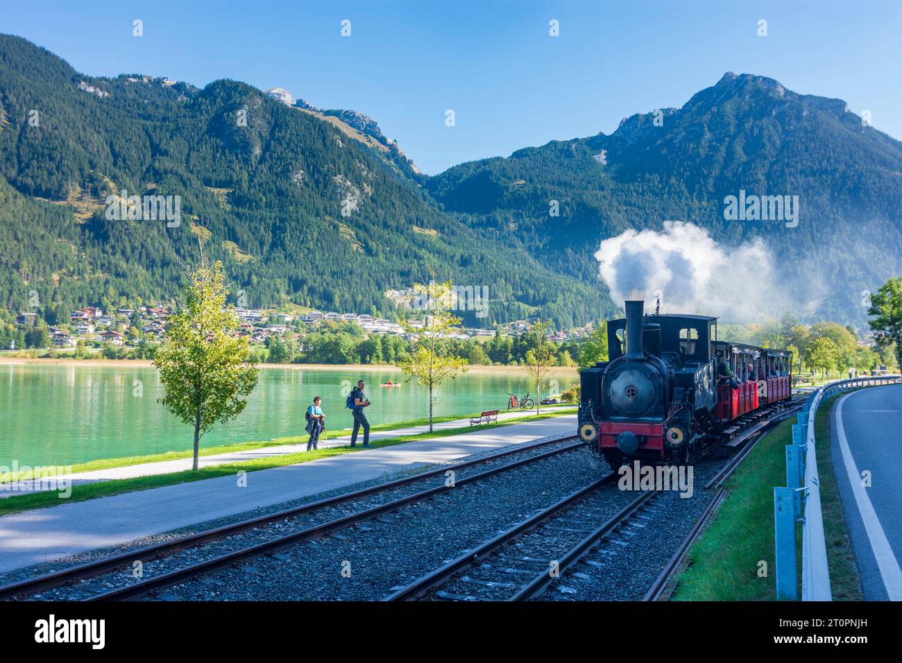 Eben am Achensee: lago Achensee (lago Achen), ferrovia Achensee con locomotiva a vapore alla stazione finale di Seespitz, Alpi di Brandenberg ad Achensee, Tirolo, Foto Stock