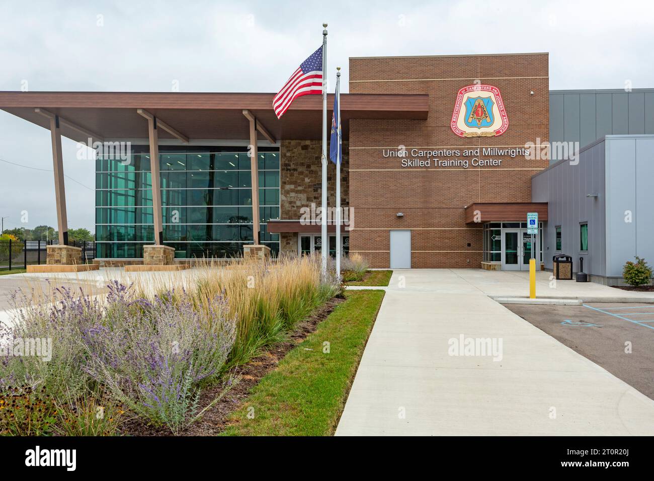 Detroit, Michigan - apprendisti falegnami e millwrights apprendono le competenze lavorative presso il Michigan Regional Council of Carpenters and Millwrights training cen Foto Stock