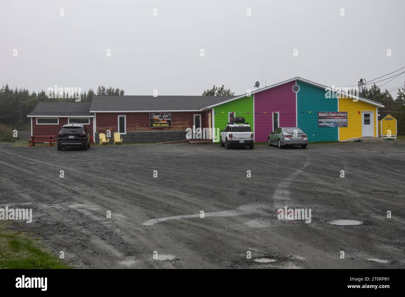 Blake's Cash-n-Carry Store e Skipper Hot's Pub n Grub a Saint Lunaire-Griquet, Newfoundland & Labrador, Canada Foto Stock