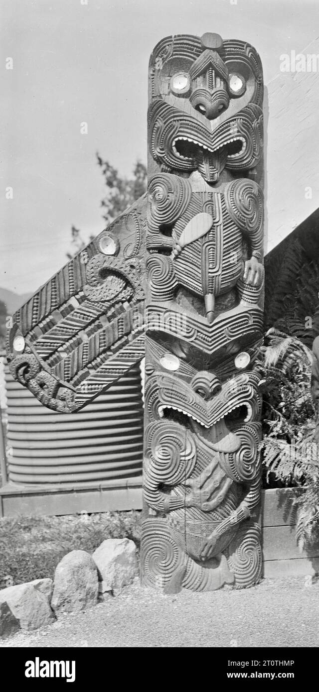 Albert Percy Godber (fotografo neozelandese) - l'amo della casa di riunione Maori te Tiki o Tamamutu, presso lo Spa Hotel, Taupo, nuova Zelanda Foto Stock