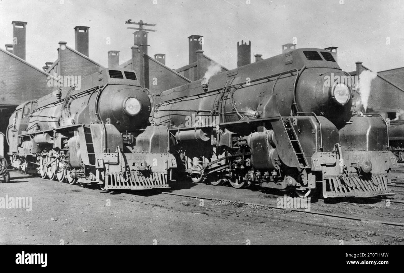 Albert Percy Godber (fotografo neozelandese) - locomotive a vapore classe "J" a Dunedin - fotografia attribuita a S.A. Rockliff. Foto Stock