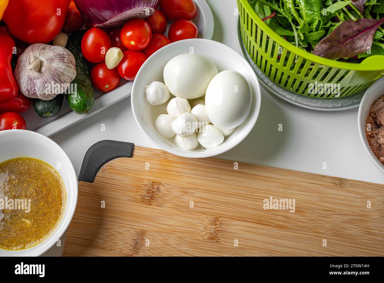 Uova e mozzarella per insalata. Foto Stock