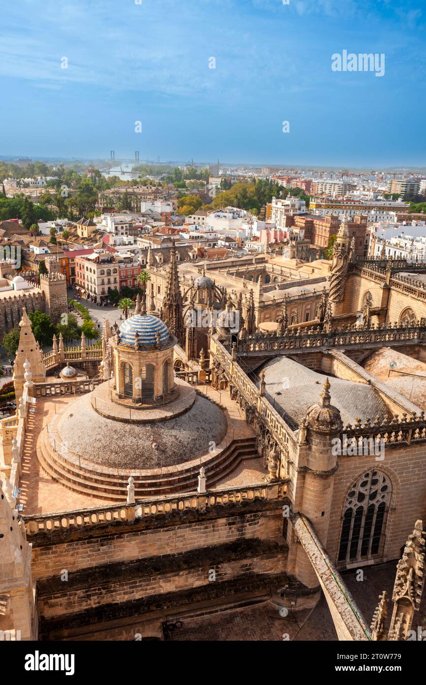 Siviglia, Spagna, Panoramica, paesaggio urbano, Vista grandangolare dall'alto, (dalla Cattedrale) Centro città architettura scenografico Foto Stock