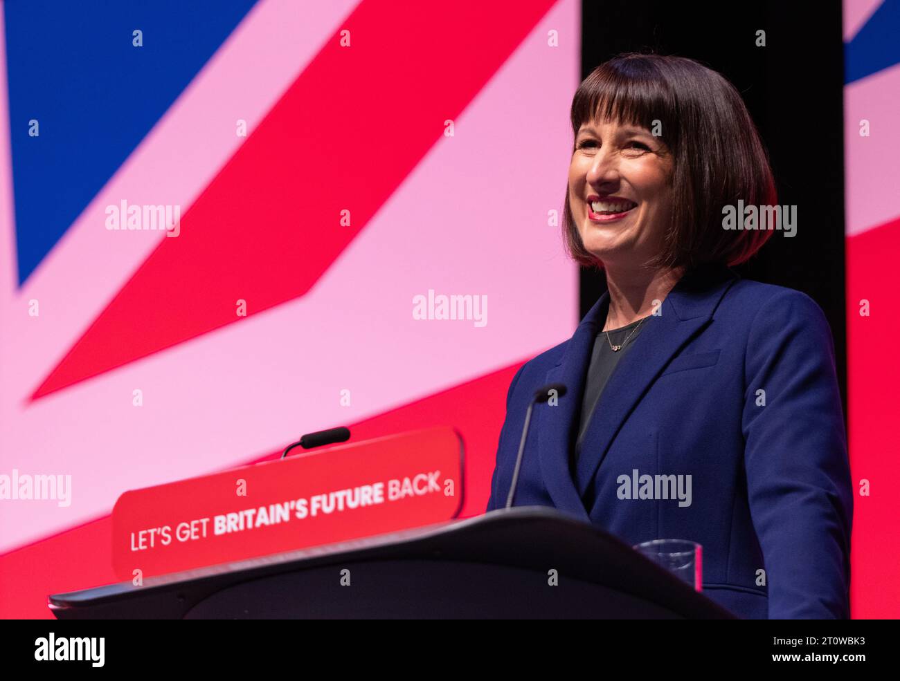 Rachel Reeves, (Cancelliere ombra dello Scacchiere) che tiene il suo discorso il 2 ° giorno della Conferenza del lavoro 2023.Liverpool UK. Crediti: GaryRobertsphotography/Alamy Live News Foto Stock