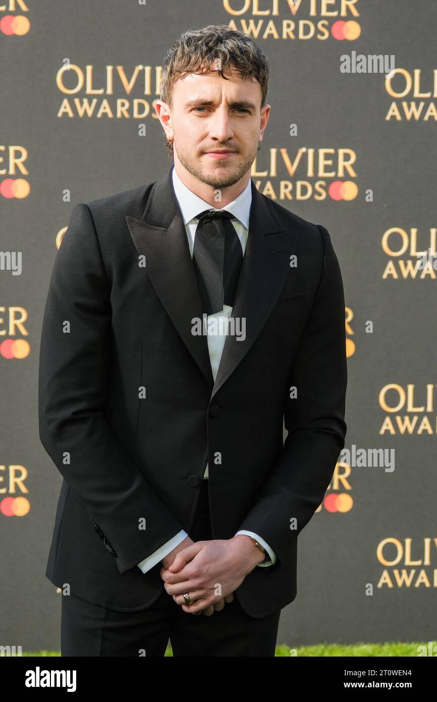 Paul Mescal ha fotografato durante gli arrivi per gli Olivier Awards alla Royal Albert Hall di Londra, Regno Unito, il 2 aprile 2023. Foto di Julie Edwards. Foto Stock