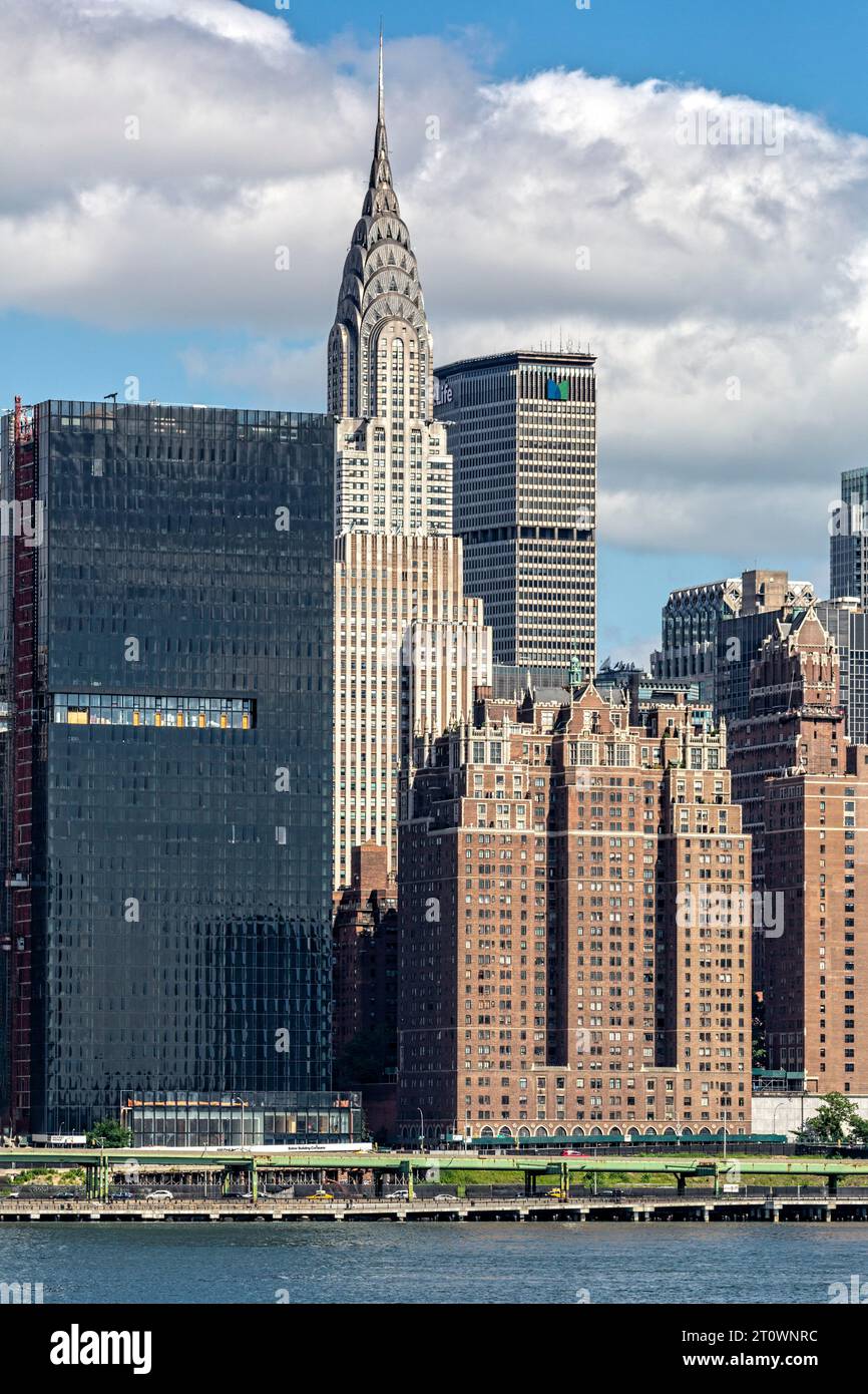 Windsor Tower è l'edificio più meridionale della città Tudor di Fred F. French, un punto di riferimento per lo sviluppo abitativo adiacente alle Nazioni Unite. Foto Stock