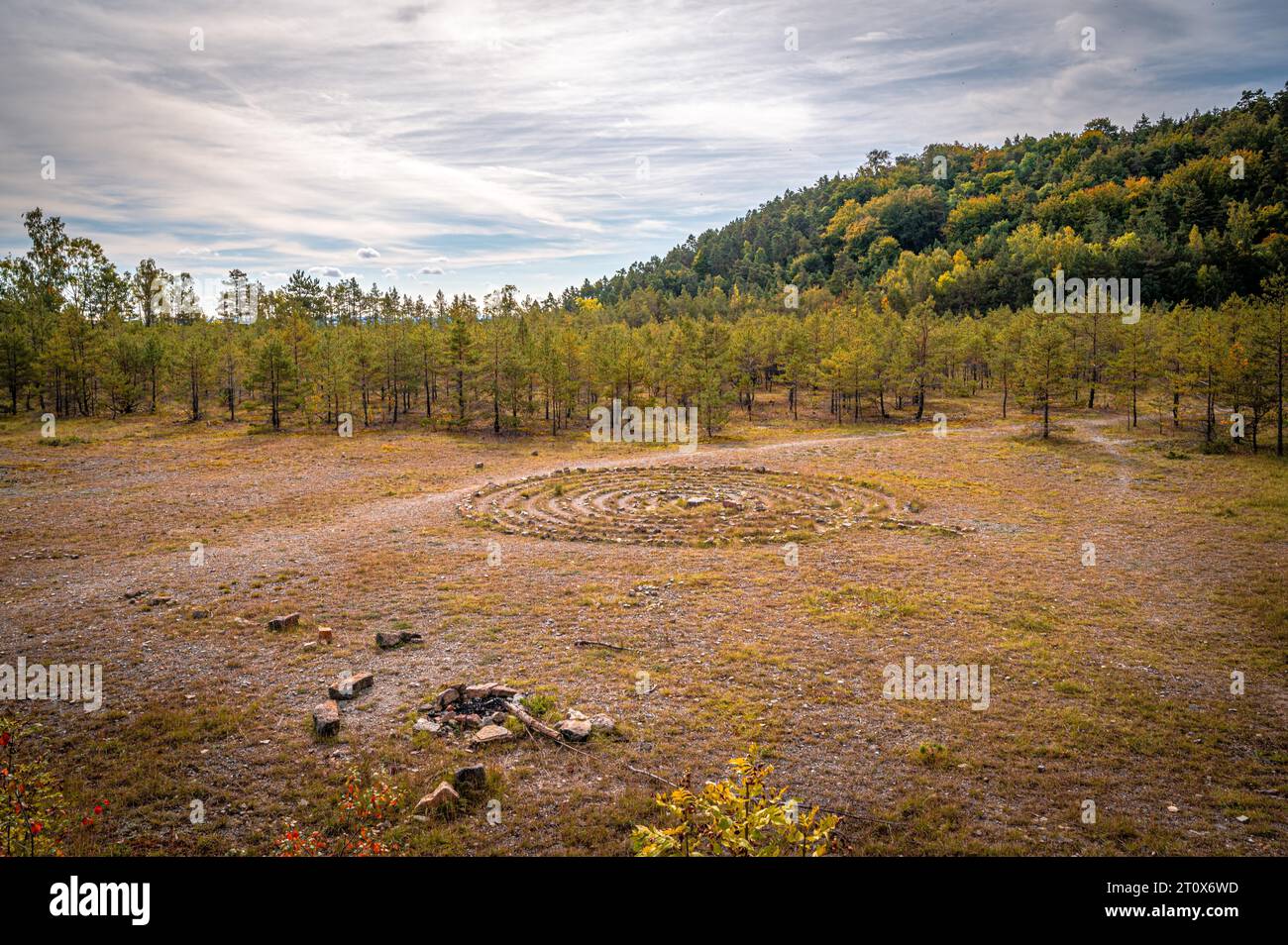 Cerchio di pietra presso la cava di Moenchsberg, Jena, Turingia, Germania Foto Stock