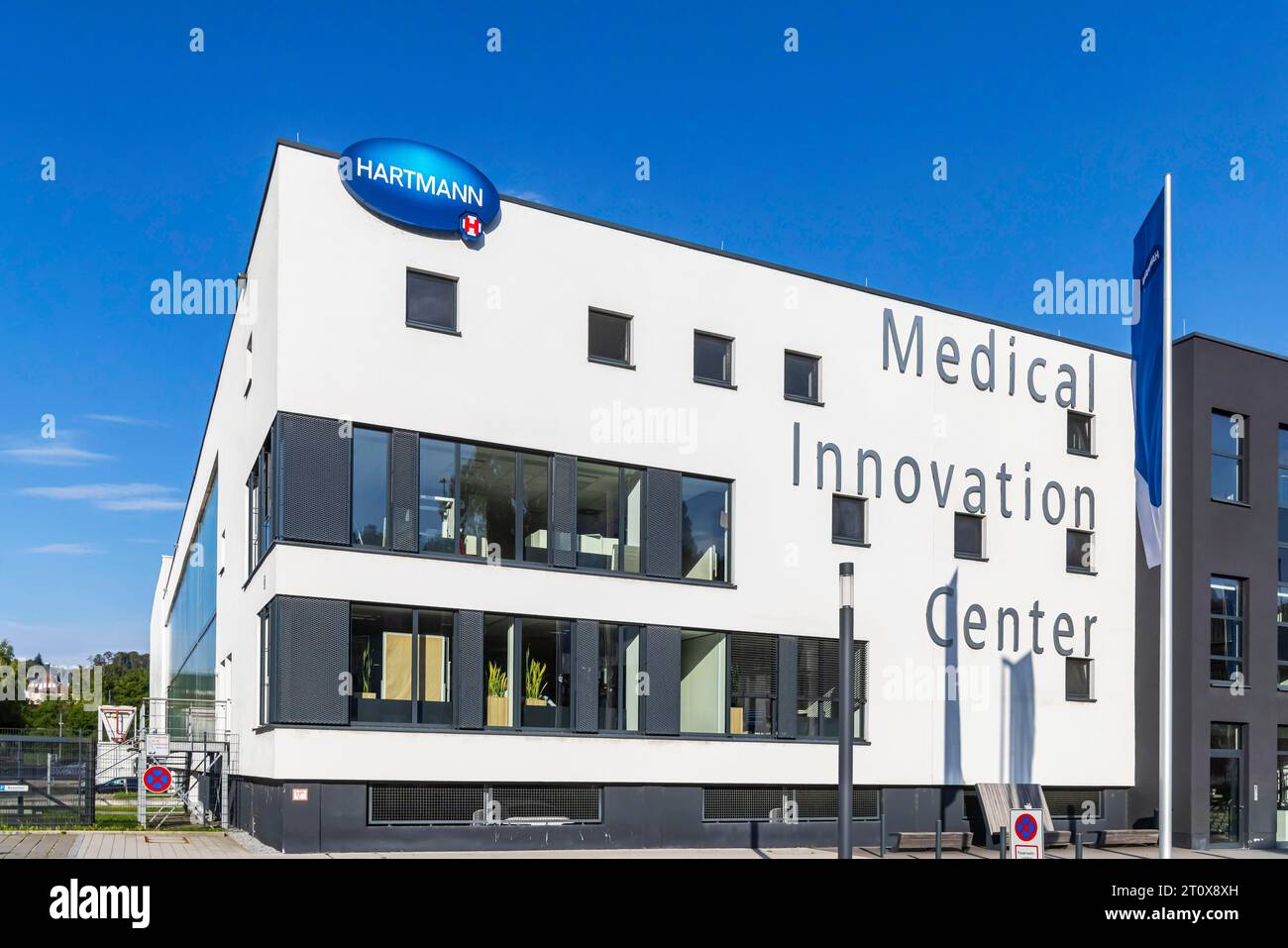 Hartmann Group con logo aziendale sull'edificio, azienda per prodotti medicali e prodotti per la cura, materiali per la medicazione, Heidenheim an der Brenz Foto Stock